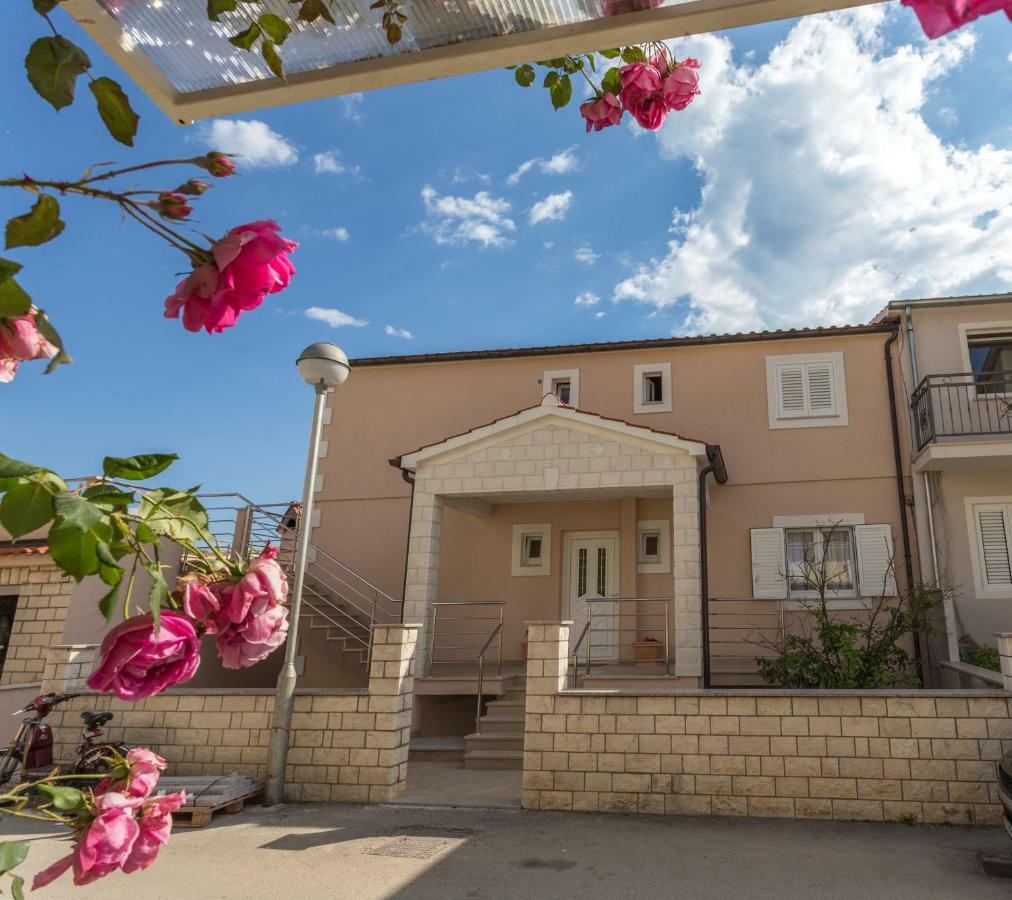 Apartments Gabelic Хвар Екстер'єр фото