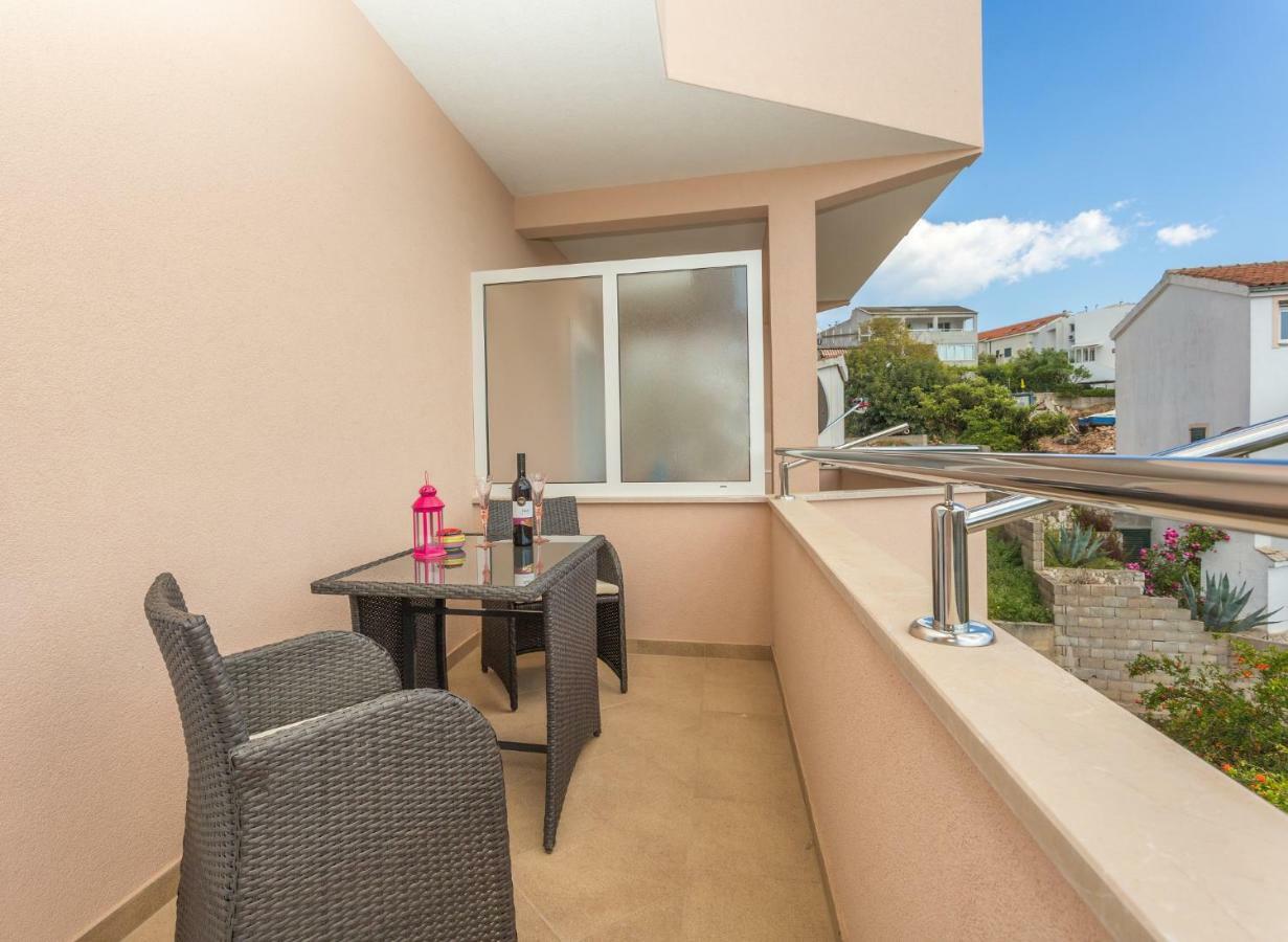 Apartments Gabelic Хвар Екстер'єр фото
